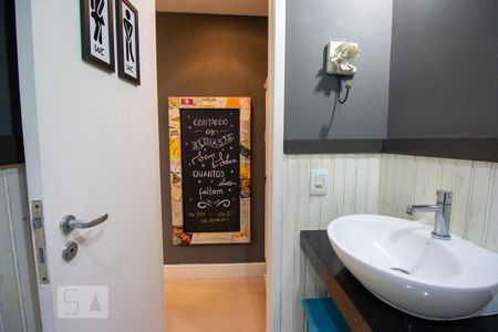 Casa de condomínio para alugar com 140m², 3 quartos e 2 vagasLavabo