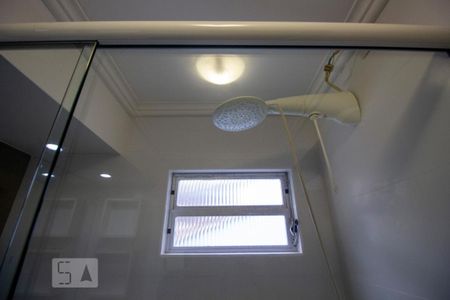 Casa de condomínio para alugar com 140m², 3 quartos e 2 vagasBanheiro do quarto 03