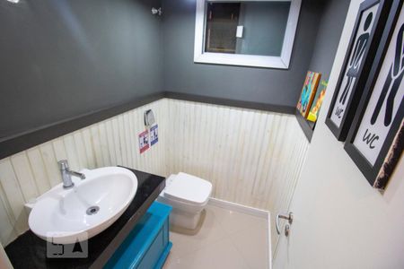 Casa de condomínio para alugar com 140m², 3 quartos e 2 vagasLavabo