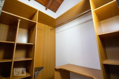 Casa de condomínio para alugar com 140m², 3 quartos e 2 vagasCloset