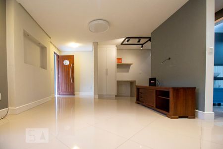 Casa de condomínio para alugar com 140m², 3 quartos e 2 vagasSala