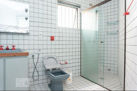 Casa à venda com 450m², 4 quartos e 4 vagasBanheiro da Suíte 3