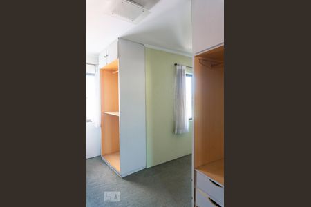 Casa à venda com 450m², 4 quartos e 4 vagasCloset da Suíte 3