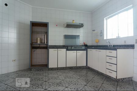 Casa à venda com 450m², 4 quartos e 4 vagasCozinha