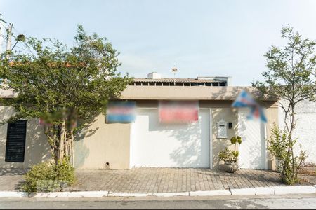 Casa à venda com 450m², 4 quartos e 4 vagasFachada