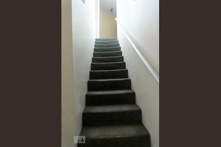 Casa à venda com 450m², 4 quartos e 4 vagasEscadas