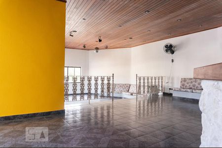 Casa à venda com 450m², 4 quartos e 4 vagasSalão de Festas