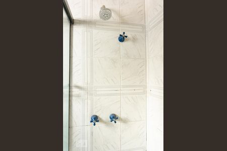 Casa à venda com 450m², 4 quartos e 4 vagasBanheiro da Suíte 2