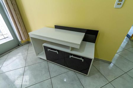 Sala de casa de condomínio para alugar com 2 quartos, 56m² em Vila Planalto, São Bernardo do Campo