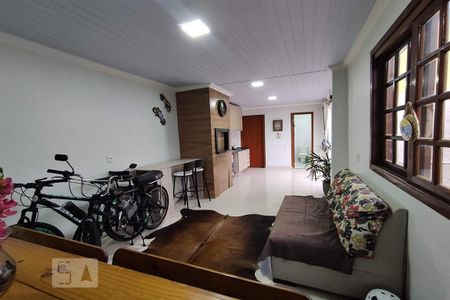 Casa à venda com 150m², 3 quartos e 1 vaga Casa à venda com 150m², 3 quartos e 1 vagaEspaço Gourmet