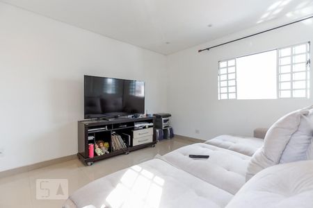 Salas de TV de casa à venda com 4 quartos, 302m² em Vila Medeiros, São Paulo