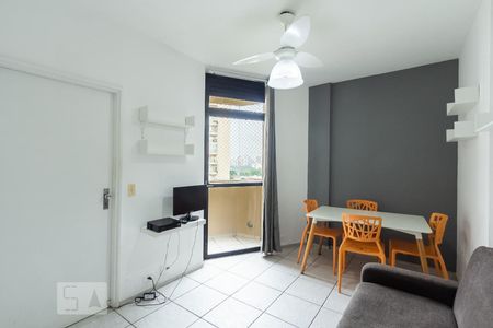 Sala/Cozinha de apartamento à venda com 1 quarto, 37m² em Indianópolis, São Paulo