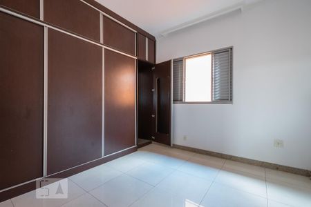 Suíte de casa para alugar com 3 quartos, 286m² em Caiçaras, Belo Horizonte