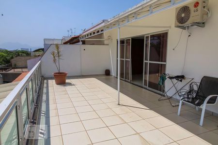 Apartamento à venda com 390m², 4 quartos e 3 vagas Apartamento à venda com 390m², 4 quartos e 3 vagasVaranda da Suite 2