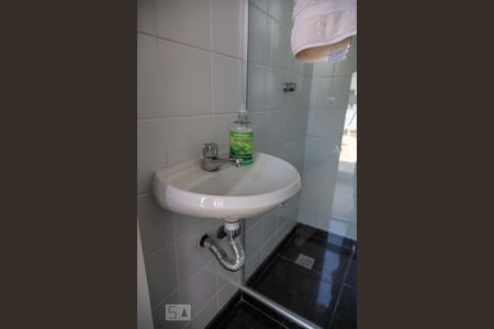 Apartamento à venda com 390m², 4 quartos e 3 vagas Apartamento à venda com 390m², 4 quartos e 3 vagasBanheiro da Área de lazer