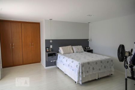 Apartamento à venda com 390m², 4 quartos e 3 vagas Apartamento à venda com 390m², 4 quartos e 3 vagasSuite 2