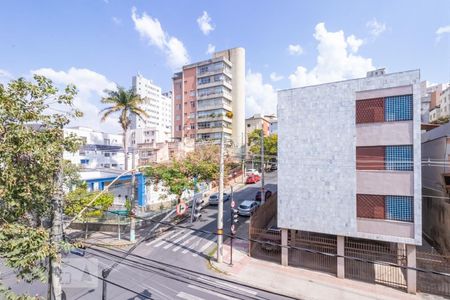 Vista da Sala de apartamento para alugar com 3 quartos, 90m² em Sion, Belo Horizonte