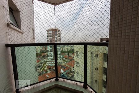 Apartamento à venda com 108m², 3 quartos e 2 vagasSacada do Quarto 2