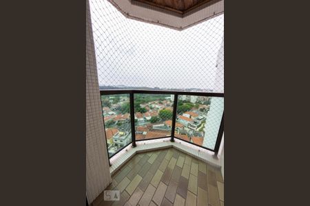 Apartamento à venda com 108m², 3 quartos e 2 vagasSacada do Quarto 3