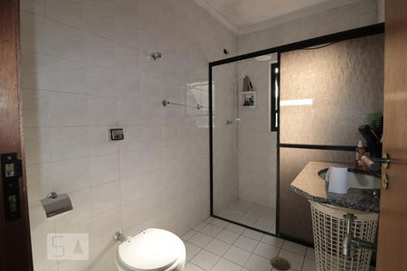 Casa para alugar com 340m², 4 quartos e 5 vagasBanheiro Social