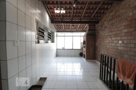 Casa para alugar com 340m², 4 quartos e 5 vagasArea de serviço 