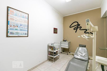 Casa à venda com 250m², 3 quartos e 5 vagasQuarto 4 / Consultorio