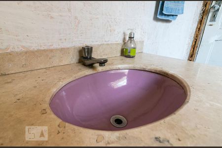 Casa à venda com 250m², 3 quartos e 5 vagasBanheiro da Suíte 2