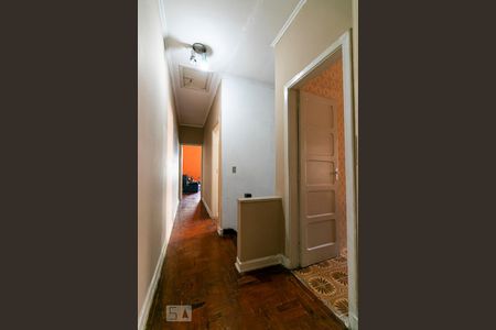 Casa à venda com 250m², 3 quartos e 5 vagasCorredor