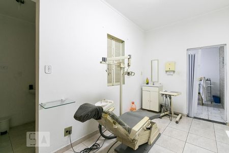 Casa à venda com 250m², 3 quartos e 5 vagasQuarto 4 / Consultorio