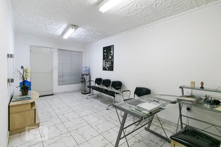 Casa à venda com 250m², 3 quartos e 5 vagasQuarto 4 / Consultorio