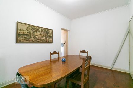 Casa à venda com 250m², 3 quartos e 5 vagasSuíte 2