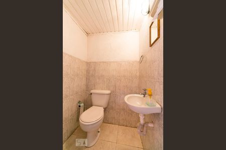 Casa à venda com 250m², 3 quartos e 5 vagasÁrea de Serviço - Banheiro