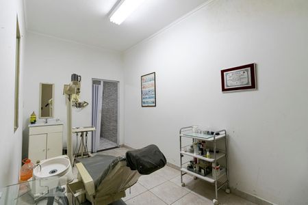 Casa à venda com 250m², 3 quartos e 5 vagasQuarto 4 / Consultorio