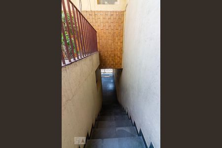 Casa à venda com 270m², 2 quartos e 3 vagasEscada