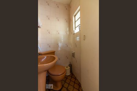 Casa à venda com 270m², 2 quartos e 3 vagasBanheiro