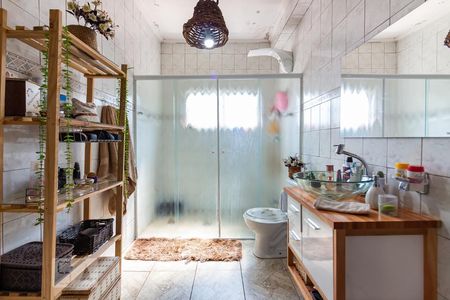 Casa à venda com 270m², 2 quartos e 3 vagasBanheiro