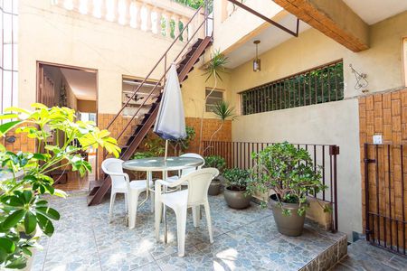 Casa à venda com 270m², 2 quartos e 3 vagasQuintal