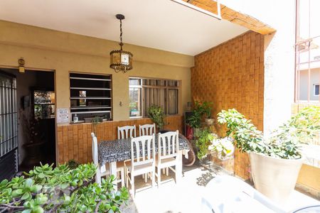 Casa à venda com 270m², 2 quartos e 3 vagasQuintal