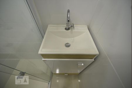 Banheiro de kitnet/studio para alugar com 1 quarto, 23m² em Brás, São Paulo