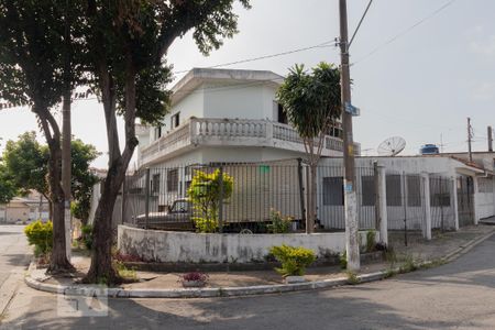 Fachada de casa à venda com 3 quartos, 120m² em Jardim Marisa, São Paulo