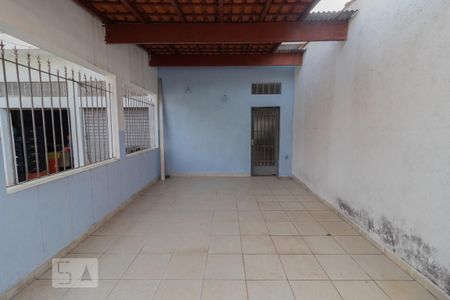 Garagem de casa à venda com 3 quartos, 120m² em Jardim Marisa, São Paulo