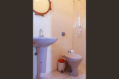 Casa à venda com 250m², 3 quartos e 3 vagasBanheiro da Edícula