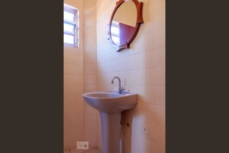 Casa à venda com 250m², 3 quartos e 3 vagasBanheiro da Edícula