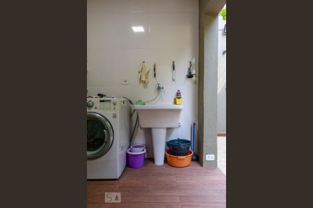 Casa à venda com 250m², 3 quartos e 3 vagasÁrea de Serviço