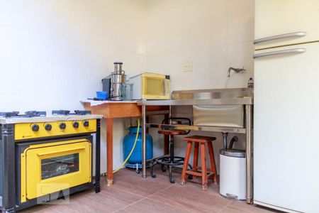 Casa à venda com 250m², 3 quartos e 3 vagasCozinha externa