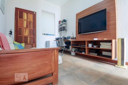 Casa à venda com 250m², 3 quartos e 3 vagasSuíte 1