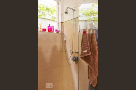 Casa à venda com 250m², 3 quartos e 3 vagasBanheiro da Suíte 2