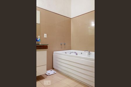 Casa à venda com 250m², 3 quartos e 3 vagasBanheiro da Suíte 2