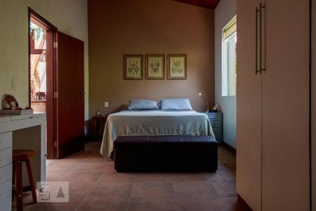 Casa à venda com 250m², 3 quartos e 3 vagasSuíte 2