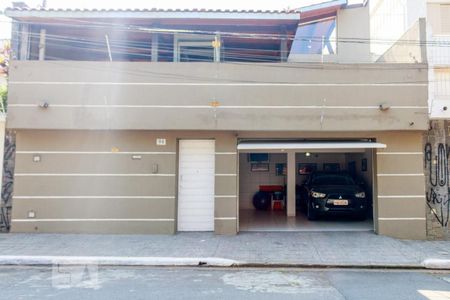 Casa à venda com 250m², 3 quartos e 3 vagasFachada